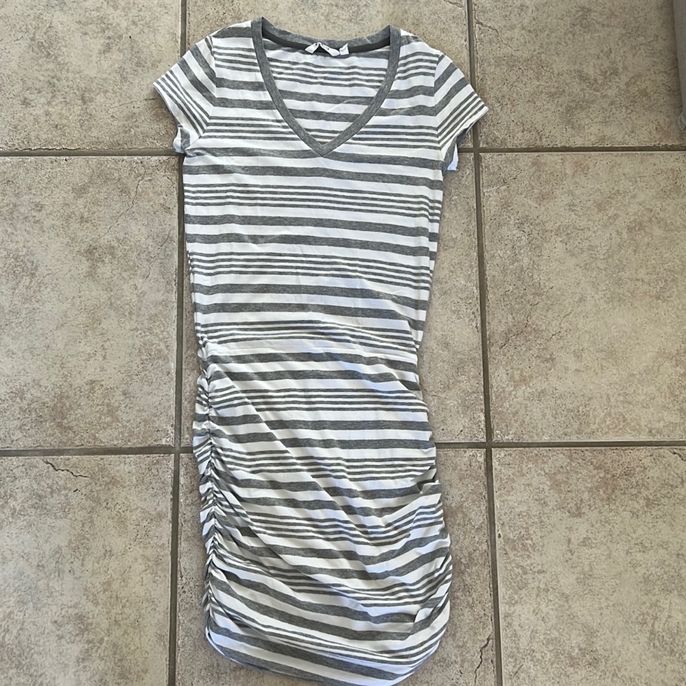 Athleta grey and white T shirt dress. Used in great condition.